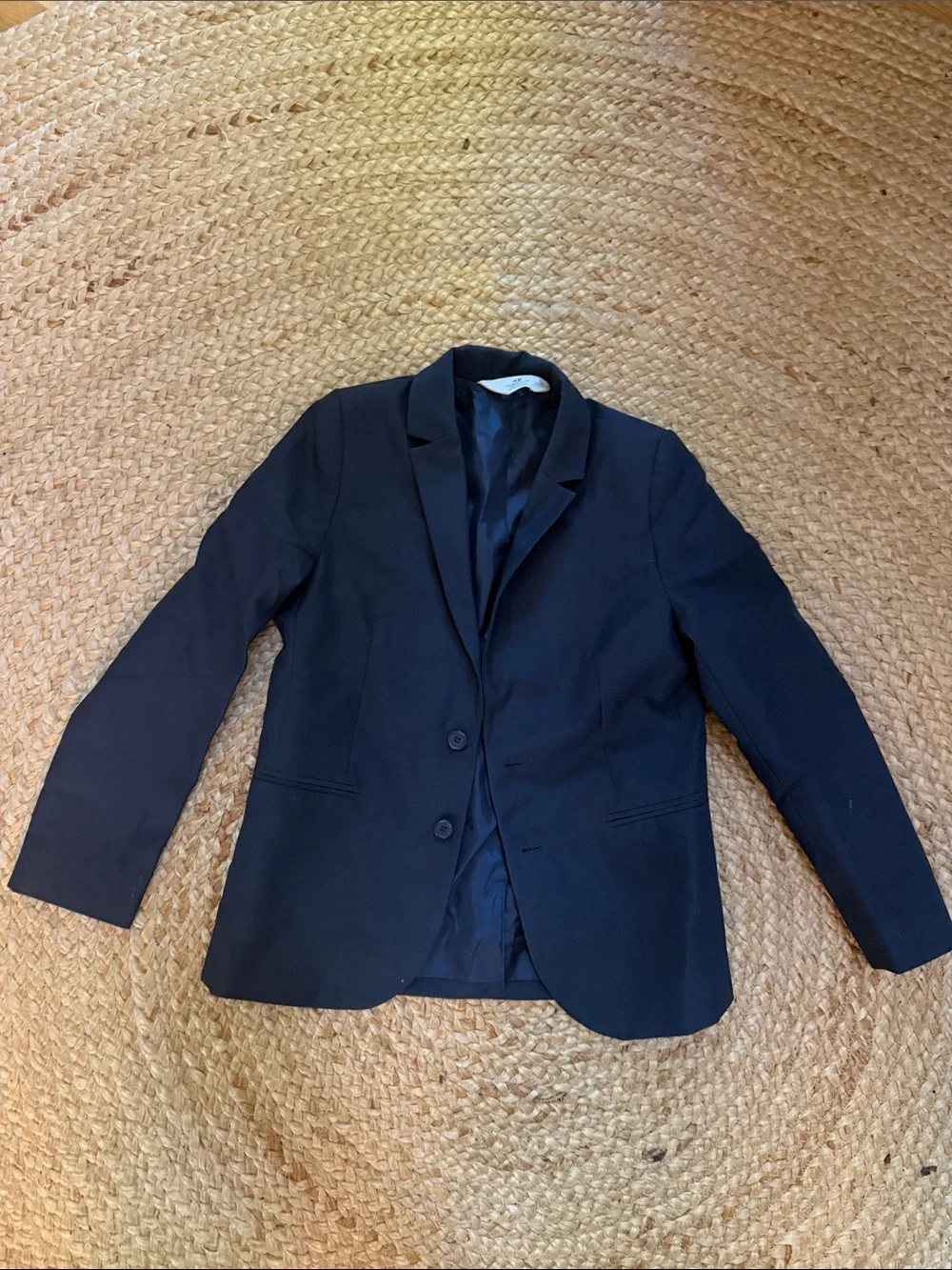 H&M Boys Navy Blue 2-Piece Suit Size 8 / 134 – Blazer & Adjustable Pants
